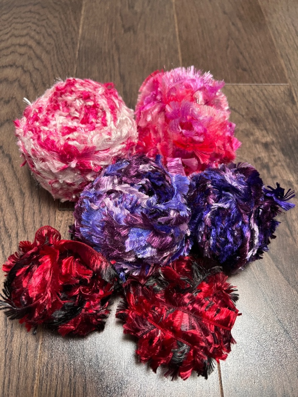 lot of 334g eyelash novelty yarn for knitting or crochet craft supplies
